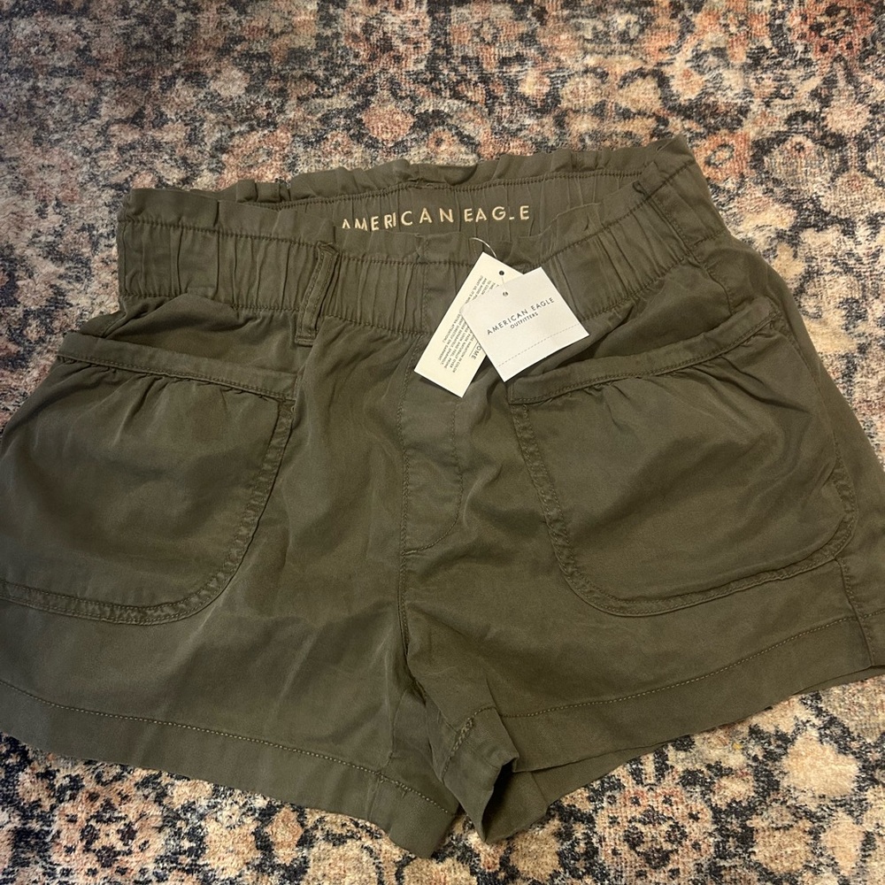 American Eagle Outfitters Olive Cargo High Waisted Pull On Shorts